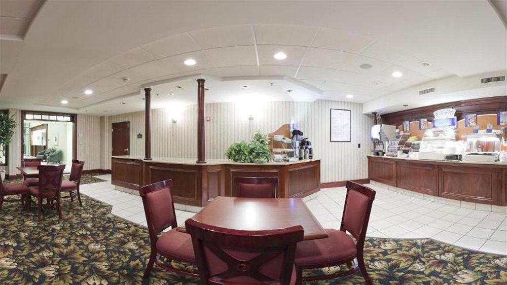 Holiday Inn Express & Suites Wadsworth By Ihg Exteriör bild