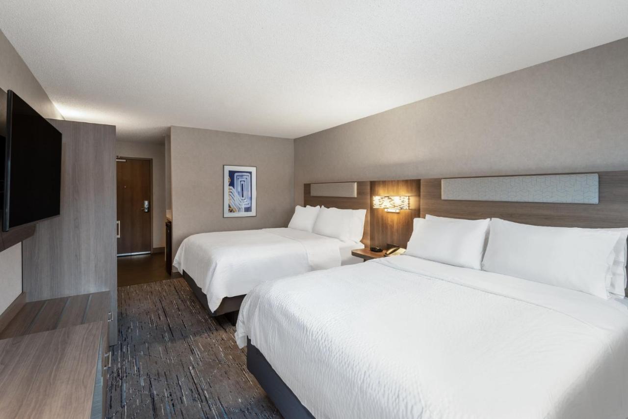 Holiday Inn Express & Suites Wadsworth By Ihg Exteriör bild