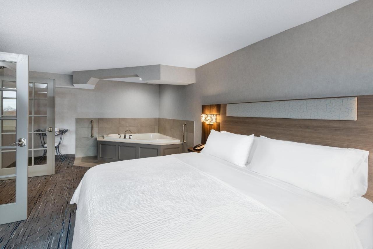 Holiday Inn Express & Suites Wadsworth By Ihg Exteriör bild