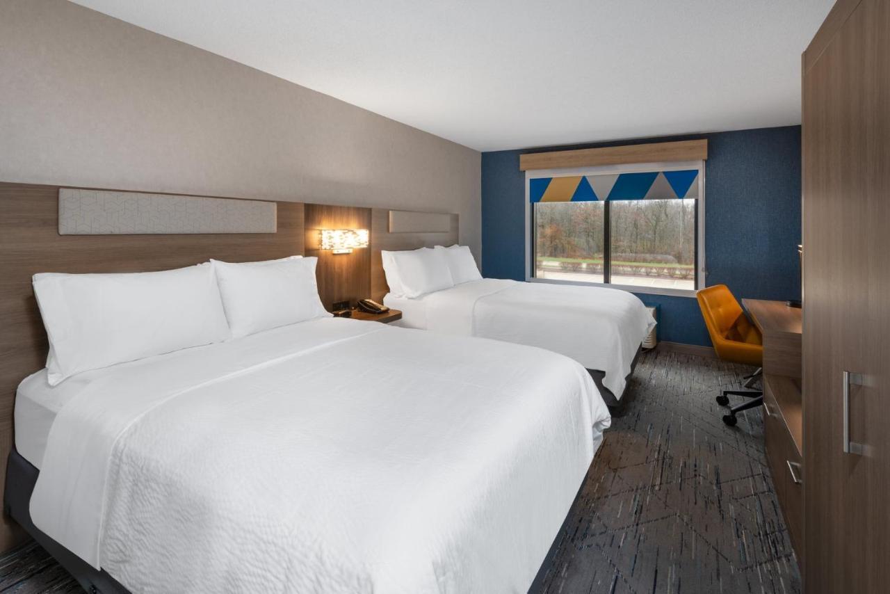 Holiday Inn Express & Suites Wadsworth By Ihg Exteriör bild