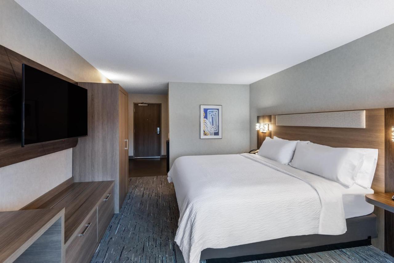 Holiday Inn Express & Suites Wadsworth By Ihg Exteriör bild