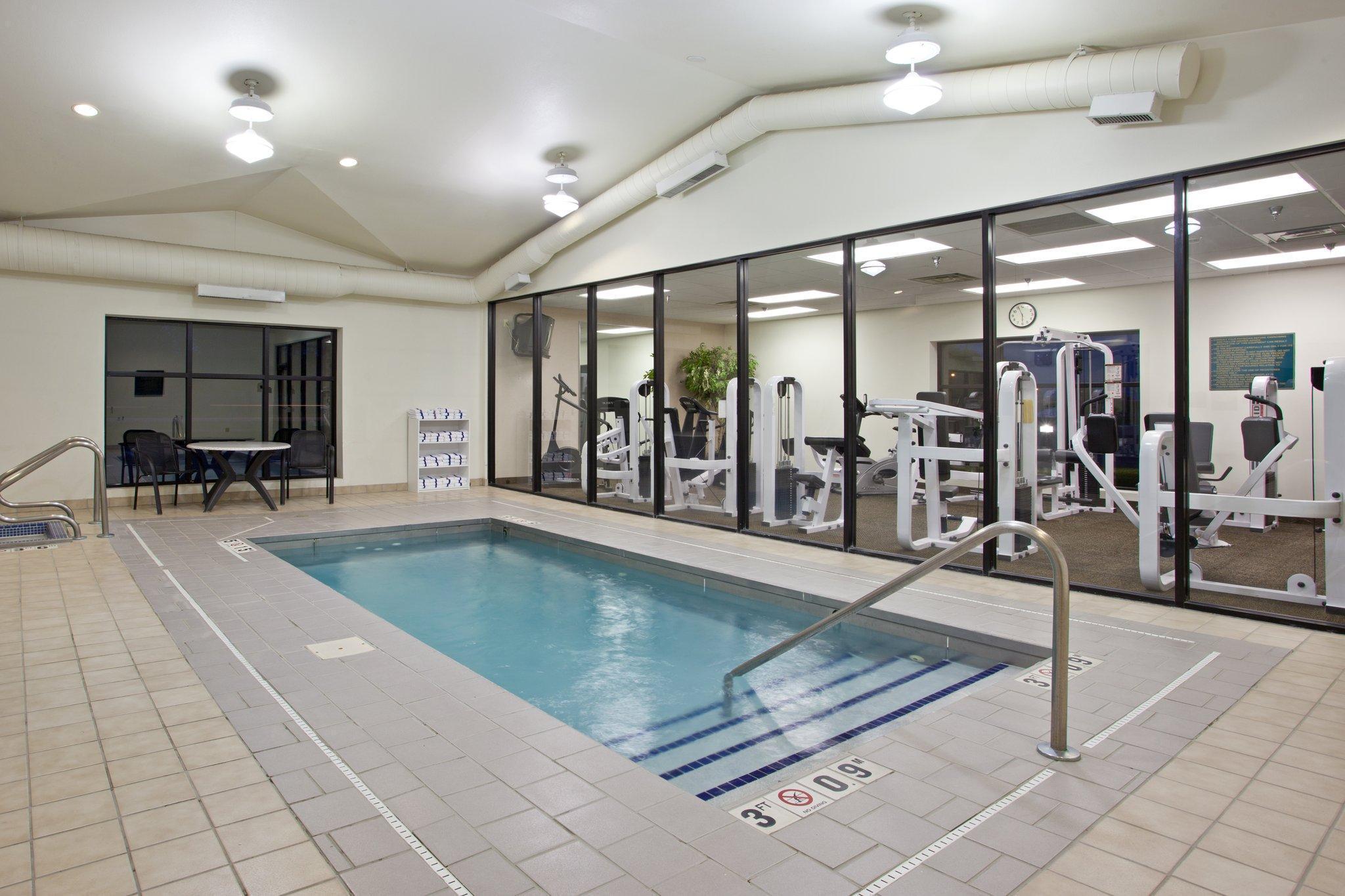 Holiday Inn Express & Suites Wadsworth By Ihg Exteriör bild