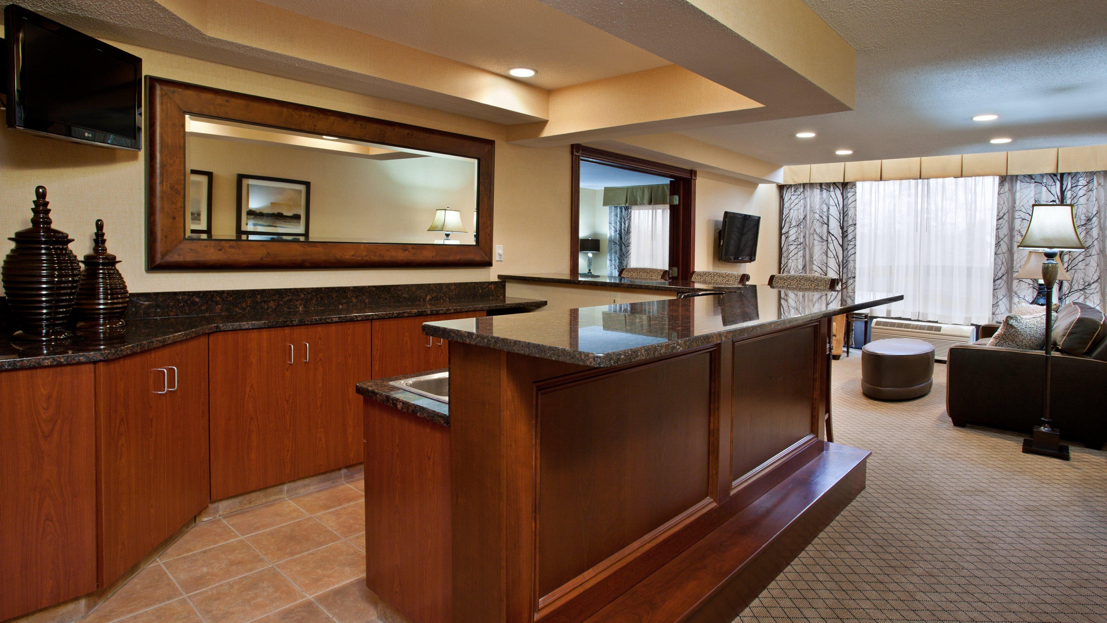 Holiday Inn Express & Suites Wadsworth By Ihg Exteriör bild