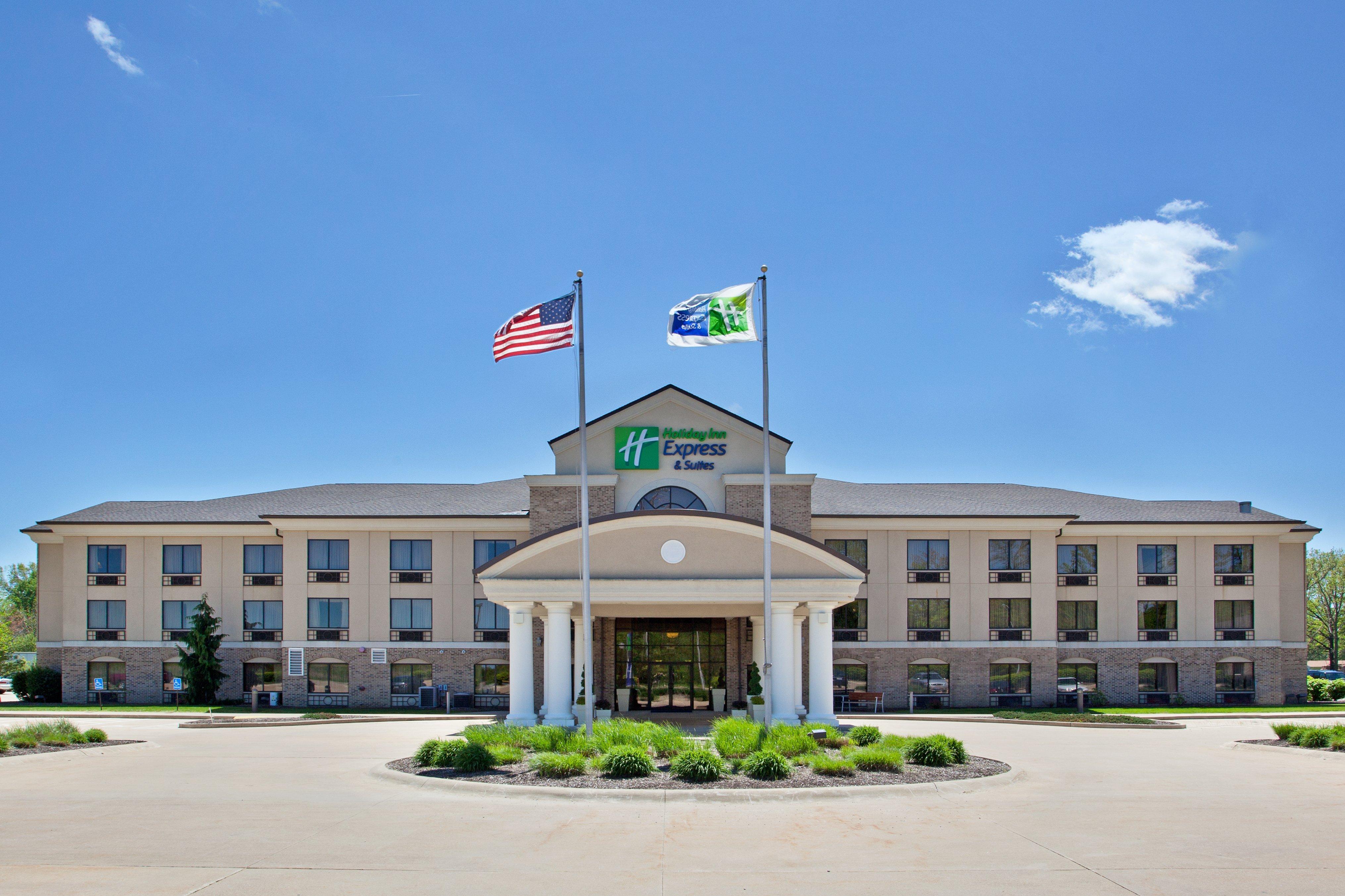 Holiday Inn Express & Suites Wadsworth By Ihg Exteriör bild
