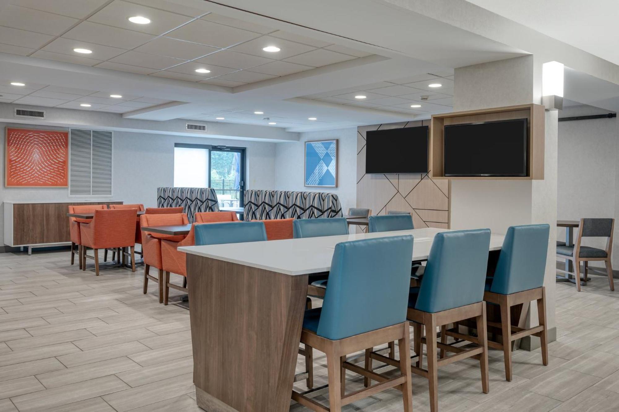 Holiday Inn Express & Suites Wadsworth By Ihg Exteriör bild