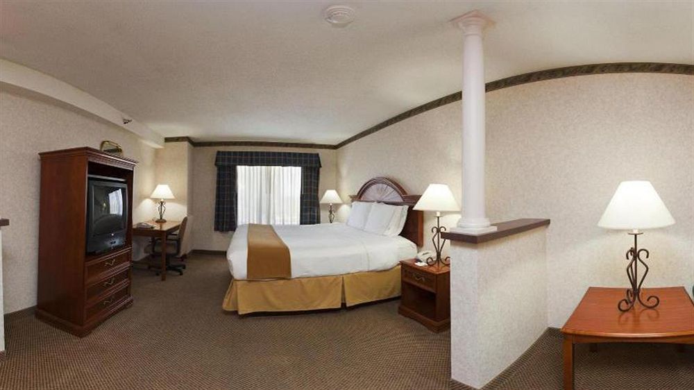 Holiday Inn Express & Suites Wadsworth By Ihg Exteriör bild