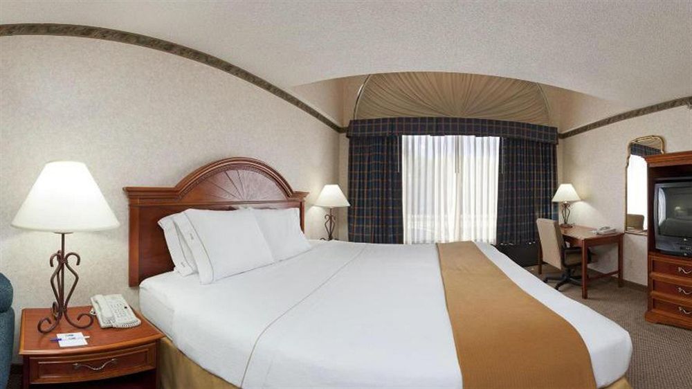 Holiday Inn Express & Suites Wadsworth By Ihg Exteriör bild
